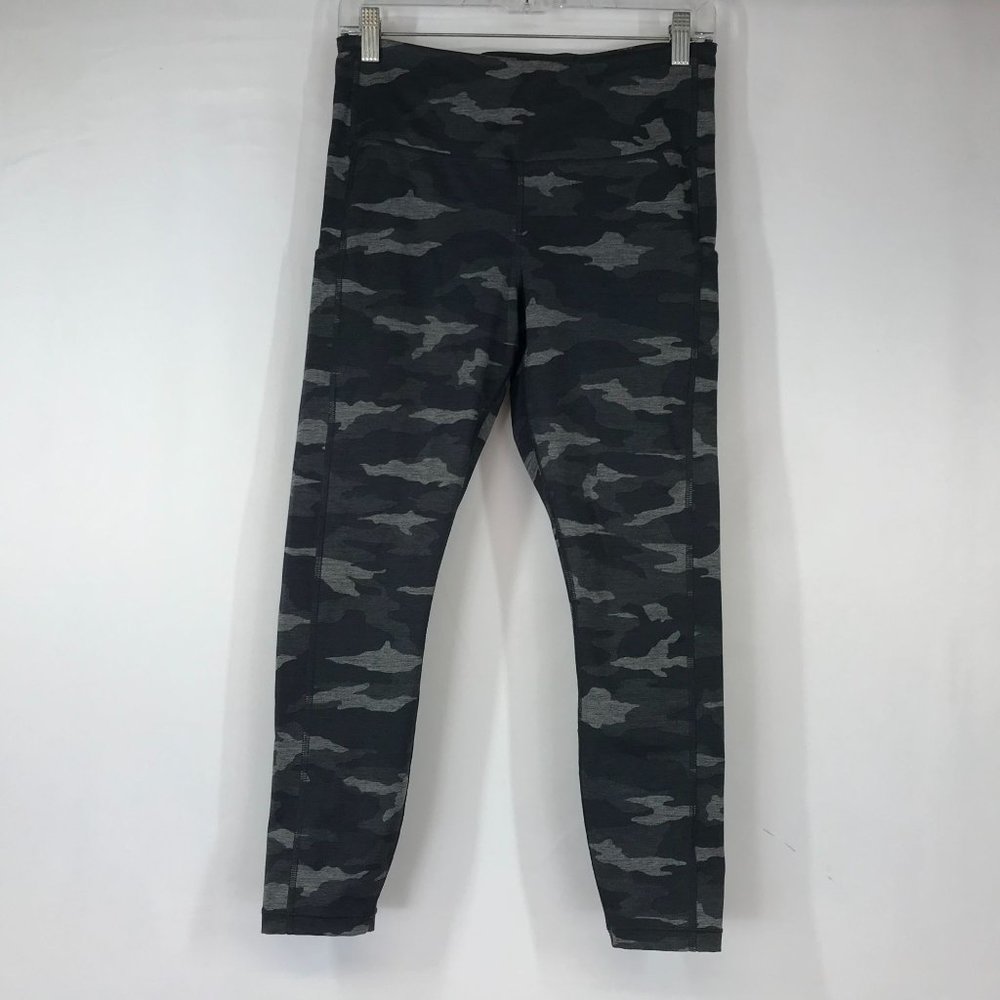 ATHLETA - WOMEN'S MEDIUM - BLACK CAMO YOGA FITNESS COMPRESSION PANT